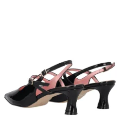 Chanel in vernice nera